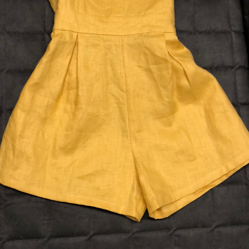 Linen mustard mini romper - Picture 3 of 7